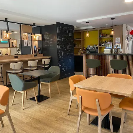 Campanile Nantes ~ Aeroport Hotel 3*