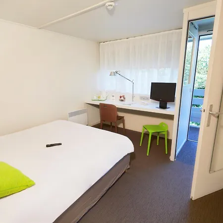 Hotel Campanile Nantes ~ Aeroport 3*