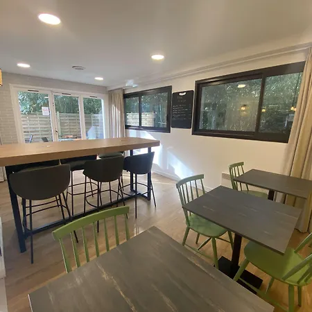 Campanile Nantes ~ Aeroport מלון 3*