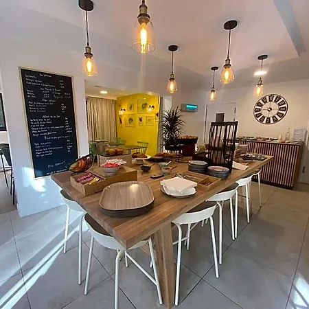 Hotel Campanile Nantes ~ Aeroport 3*