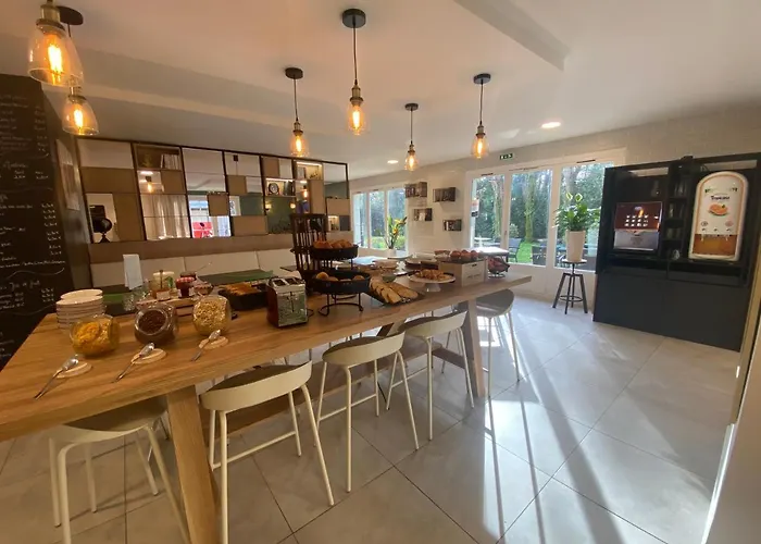 Campanile Nantes ~ Aeroport 3*