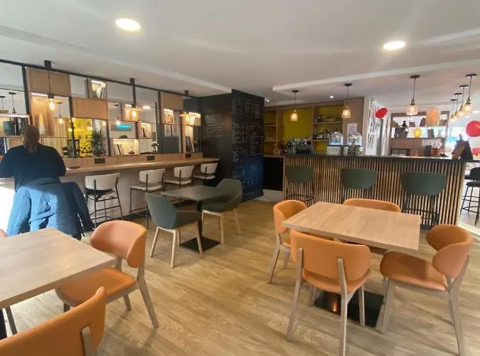 Campanile Nantes ~ Aeroport מלון