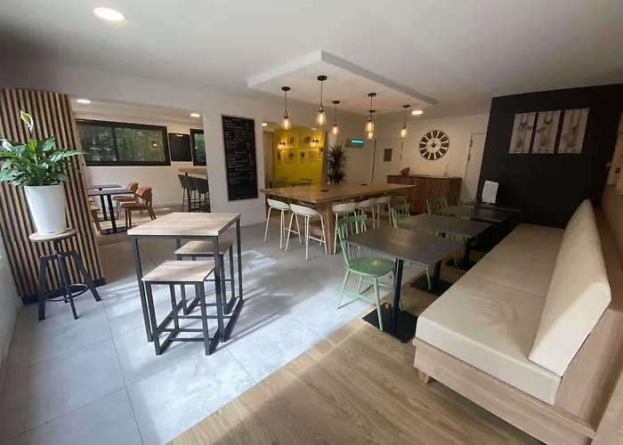 Campanile Nantes ~ Aeroport 3*