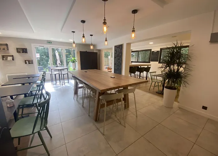 Hotel Campanile Nantes ~ Aeroport 3*