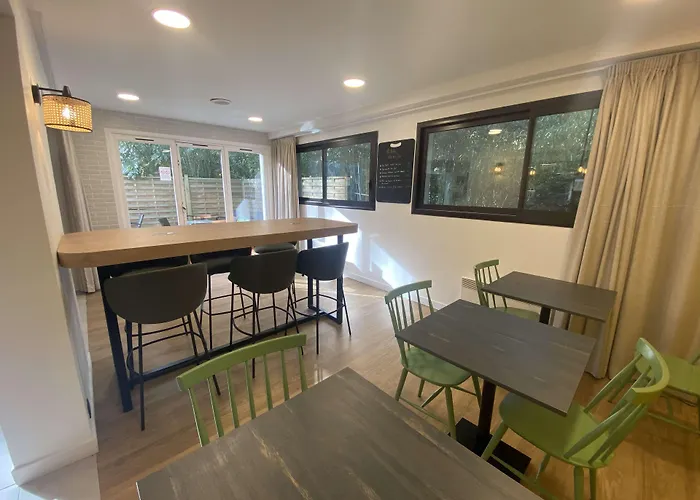 Campanile Nantes ~ Aeroport מלון 3*