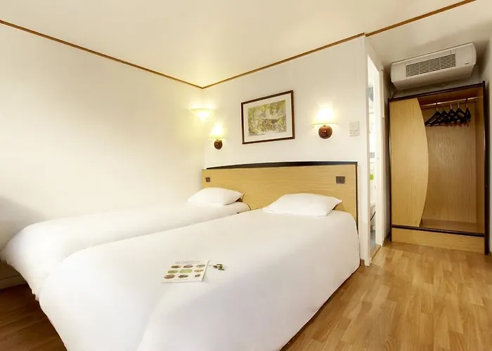 Campanile Nantes ~ Aeroport מלון Rezé